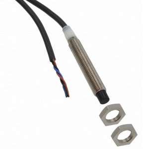 E2A-S08LN04-M5J-B1 0.3M Omron Czujnik indukcyjny